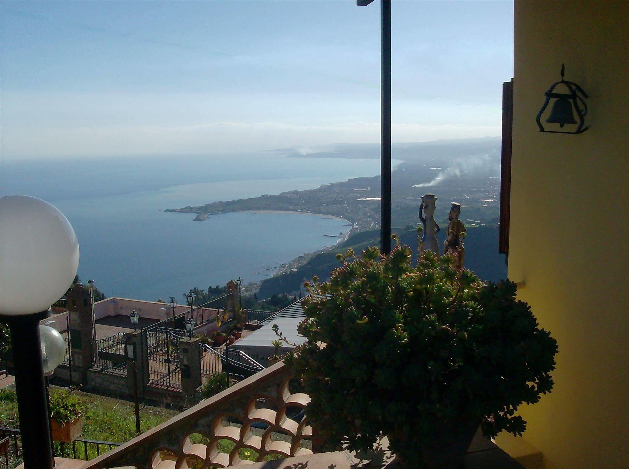 B&B U Palmentu Taormina Eksteriør bilde